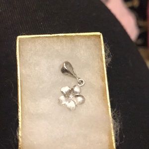 Brand new silver pendant